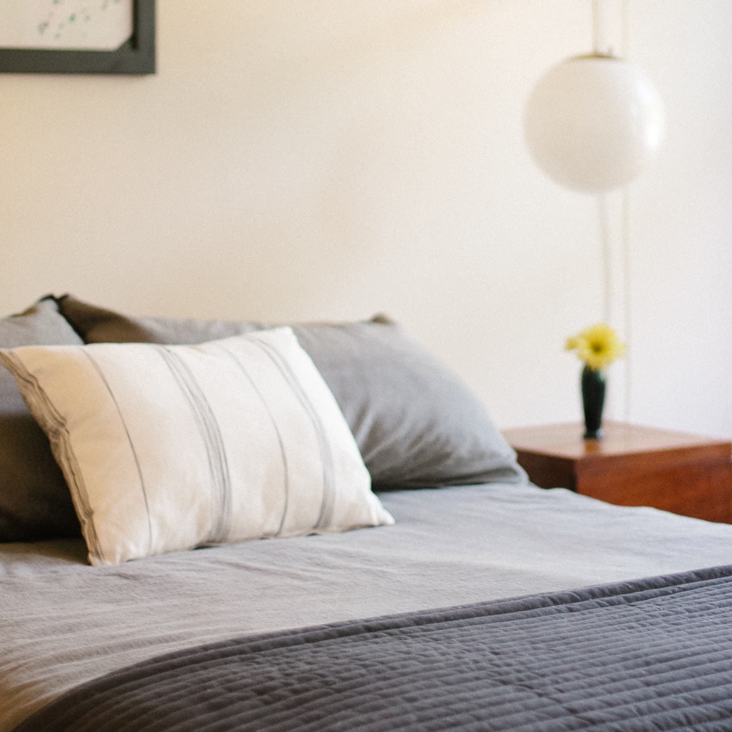 Killing dust deals mites in pillows